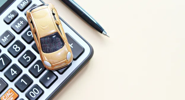 petite voiture sur une calculatrice