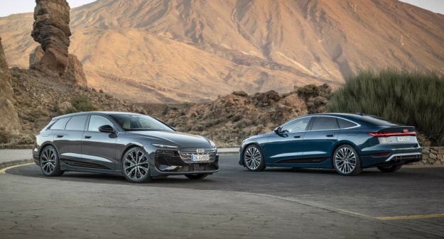 voitures Audi dans paysage rocailleux