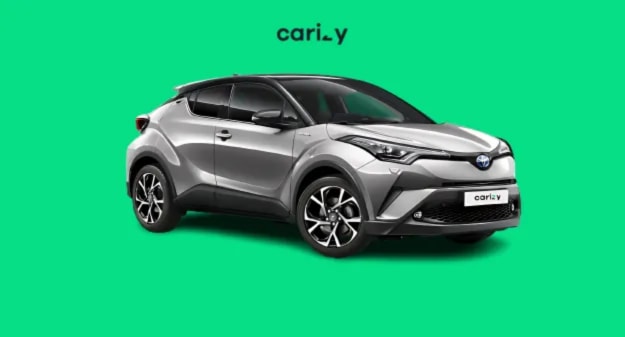 Toyota sur fond vert avec logo Carizy